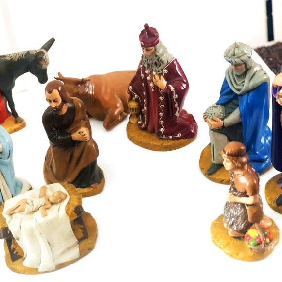 16 piece Vintage Holland Mold Hand Painted Nativity Set 1970’s - Picture 6 of 9